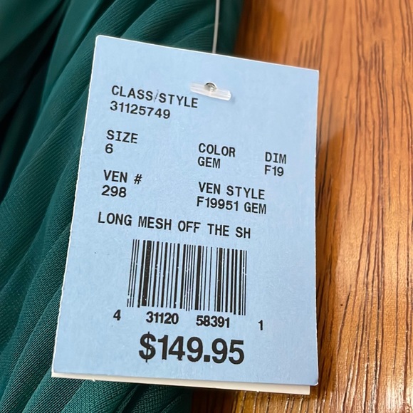 David’s Bridal Gem Off Shoulder bridesmaid dress - Picture 3 of 3